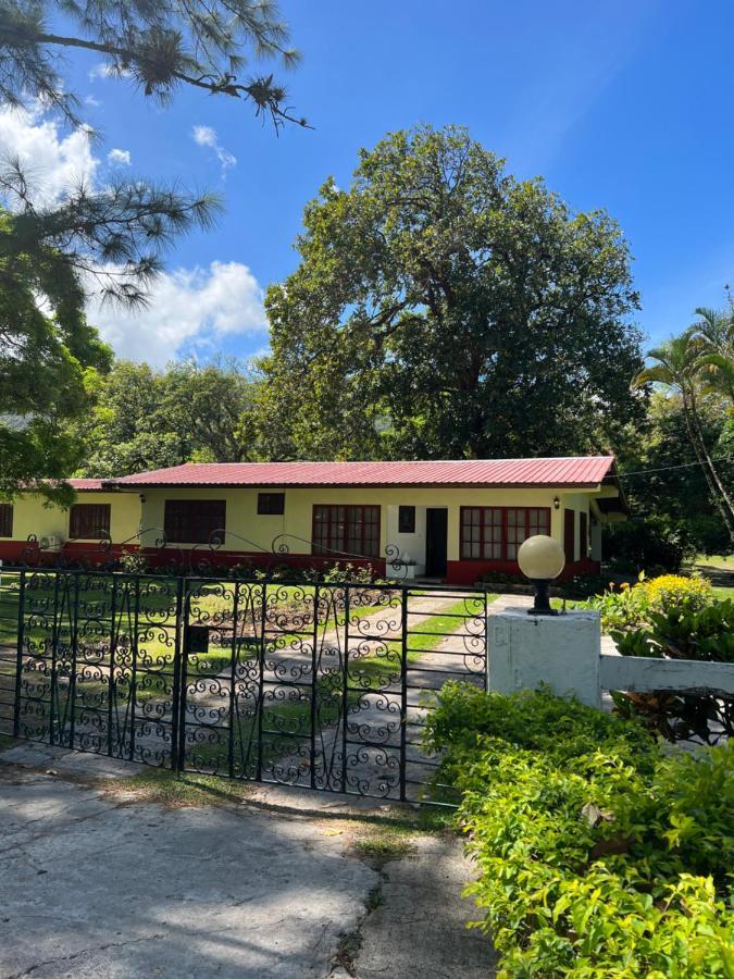 La Casa De Los Patos El Valle de Anton Buitenkant foto