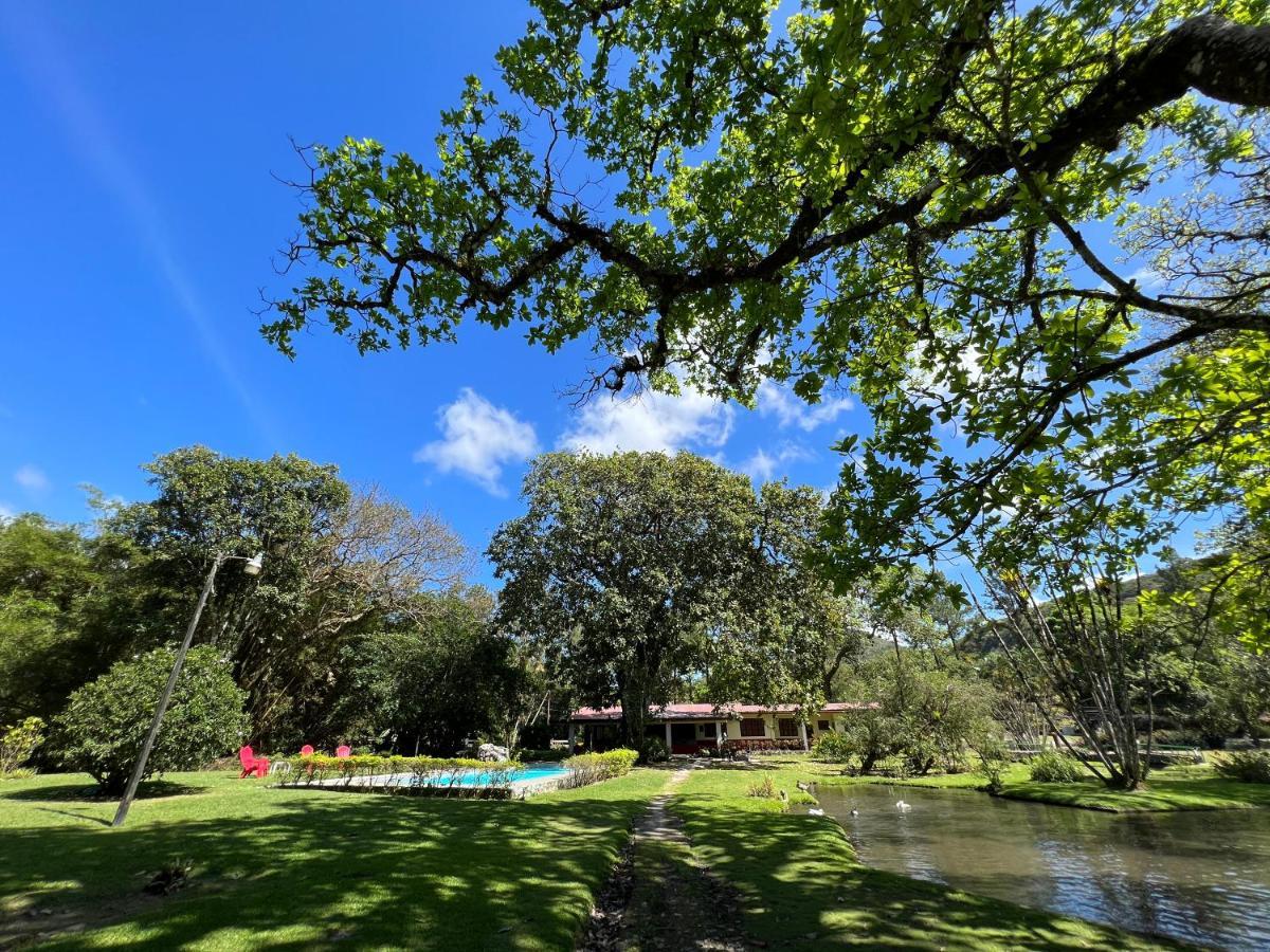 La Casa De Los Patos El Valle de Anton Buitenkant foto